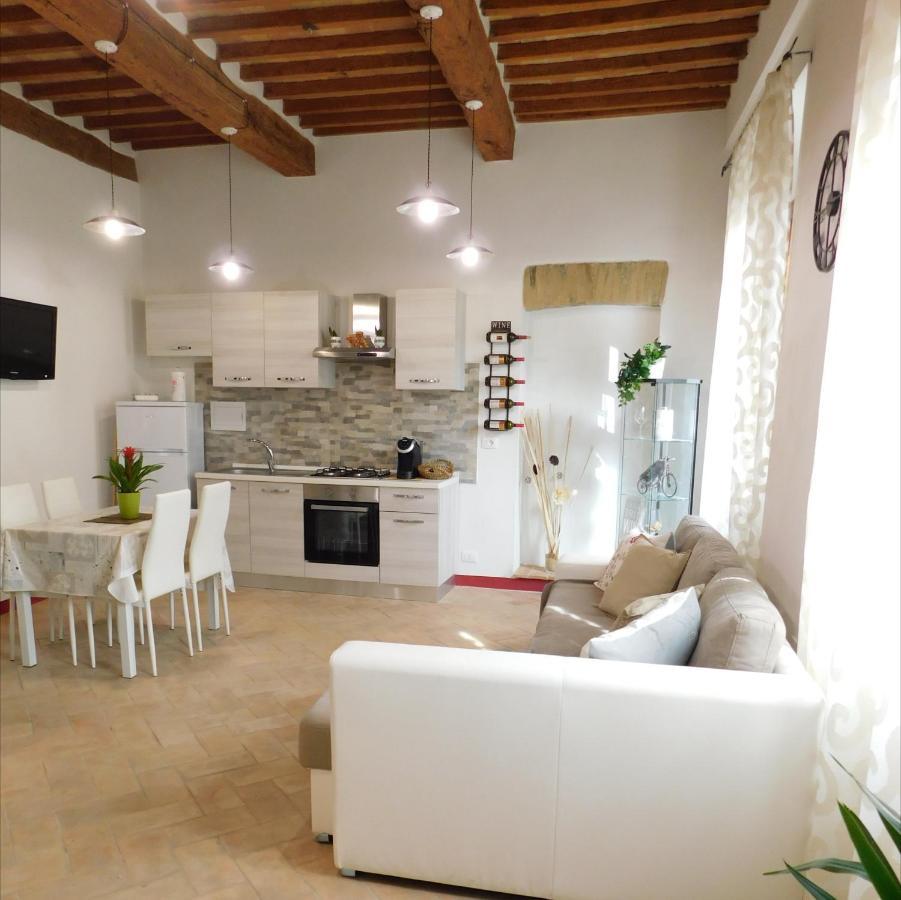 Otello Guest House 몬탈치노 외부 사진